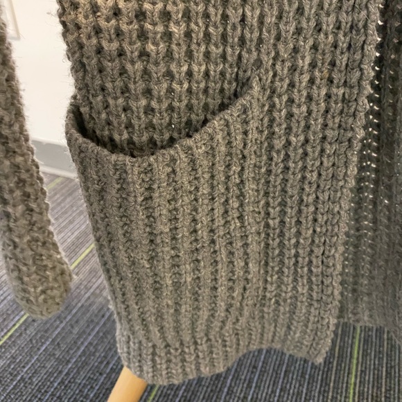 TNA long grey wool zip-up sweater with pockets. - Picture 5 of 6